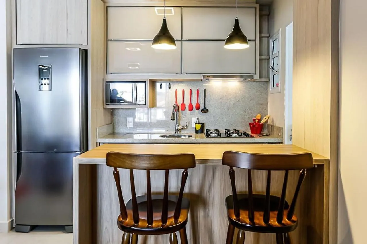 Apartamento Encantador totalmente reformado em condomínio completo CA09V Florianópolis
