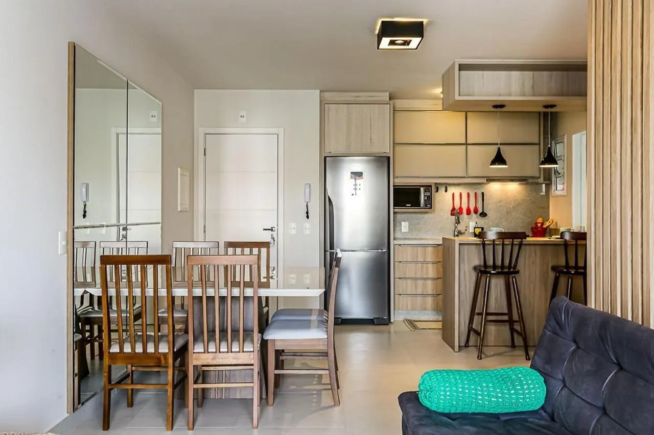 Apartamento Encantador totalmente reformado em condomínio completo CA09V Florianópolis